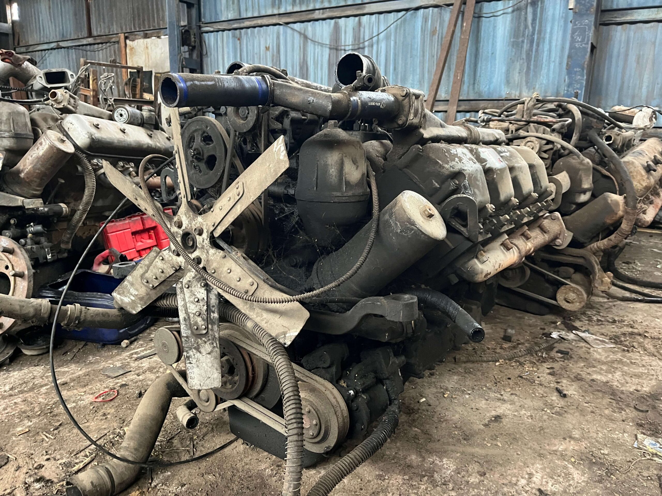 Продаж двигунів для вантажних автомобілів